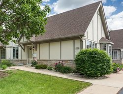 Pre-foreclosure in  WILLOW CIRCLE DR Crest Hill, IL 60403