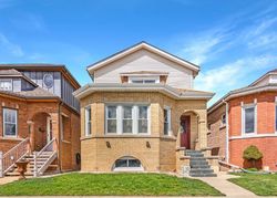 Pre-foreclosure in  W BERENICE AVE Chicago, IL 60634