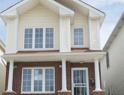 Pre-foreclosure in  S VINCENNES AVE Chicago, IL 60621