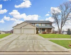Pre-foreclosure Listing in W CANYON DR FREEPORT, IL 61032