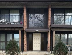 Pre-foreclosure Listing in PLEASANT DR APT 4 RICHTON PARK, IL 60471