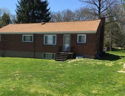 Pre-foreclosure Listing in VILLAGE RD GLENSHAW, PA 15116