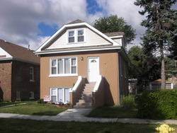 Pre-foreclosure Listing in GUNDERSON AVE BERWYN, IL 60402