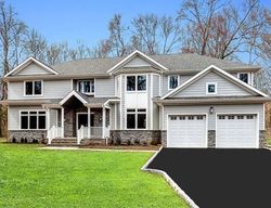Pre-foreclosure Listing in RODEN WAY CLOSTER, NJ 07624