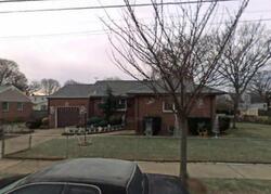 Pre-foreclosure in  42ND ST Lindenhurst, NY 11757