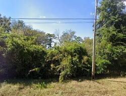 Pre-foreclosure in  OLD FORT DR Tallahassee, FL 32301