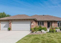 Pre-foreclosure in  STIRRUP LN New Lenox, IL 60451