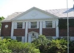 Pre-foreclosure in  SHORE DR Great Neck, NY 11024