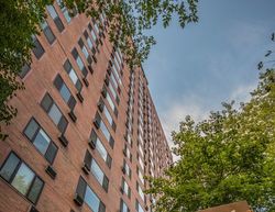 Pre-foreclosure in  N LAKE SHORE DR  Chicago, IL 60657