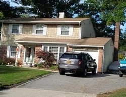 Pre-foreclosure in  MOUNT RAINIER AVE Farmingville, NY 11738