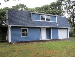 Pre-foreclosure in  LEHIGH LN Farmingville, NY 11738