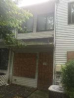 Pre-foreclosure in  CONTINENTAL PL Staten Island, NY 10303