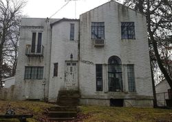 Pre-foreclosure in  BAKER HILL RD Great Neck, NY 11023