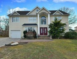 Pre-foreclosure Listing in IRA RD SYOSSET, NY 11791