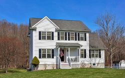 Pre-foreclosure Listing in REYNOLDS RD POUGHQUAG, NY 12570