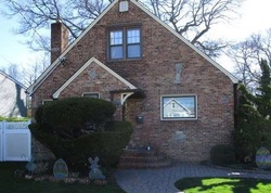 Pre-foreclosure in  LOFTUS AVE Oceanside, NY 11572