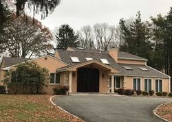 Pre-foreclosure Listing in PINE DR WOODBURY, NY 11797