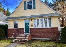 Pre-foreclosure in  SCHUMACHER DR New Hyde Park, NY 11040