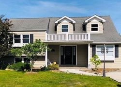 Pre-foreclosure in  JEFFERSON AVE Islip Terrace, NY 11752