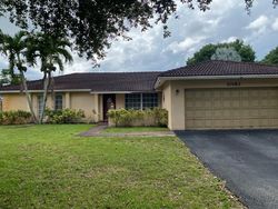 Pre-foreclosure in  RAMBLEWOOD DR Pompano Beach, FL 33071