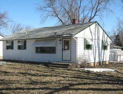 Pre-foreclosure in  HEMLOCK ST Crystal Lake, IL 60014