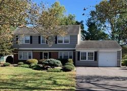 Pre-foreclosure in  BOULDER LN Somerset, NJ 08873