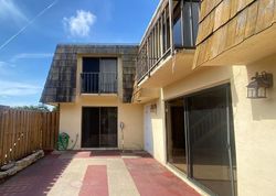 Pre-foreclosure in  PARK MEADOWS DR  Fort Myers, FL 33907