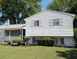 Pre-foreclosure in  GREENLEAF LN South Bend, IN 46619