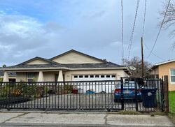 Pre-foreclosure in  LINDSAY AVE Sacramento, CA 95838