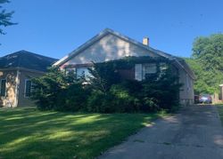 Pre-foreclosure in  CREVE COEUR ST La Salle, IL 61301