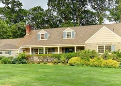 Pre-foreclosure in  FOX HOLLOW LN Old Westbury, NY 11568