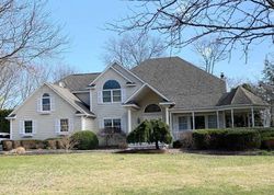 Pre-foreclosure Listing in MICHAELS LN WADING RIVER, NY 11792