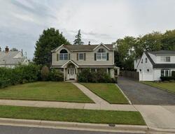 Pre-foreclosure in  HOLLOW LN Levittown, NY 11756