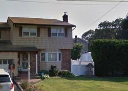 Pre-foreclosure in  OUTLOOK AVE West Babylon, NY 11704