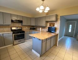 Pre-foreclosure Listing in NEWTON ST HOFFMAN ESTATES, IL 60169