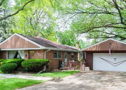 Pre-foreclosure in  N RUSSEL ST Mount Prospect, IL 60056