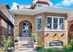  W Cornelia Ave, Chicago IL