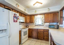  Hawthorne Ln, Levittown PA