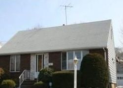 Pre-foreclosure Listing in DONNA DR WOOD RIDGE, NJ 07075