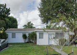 Pre-foreclosure in  NE 15TH CT Miami, FL 33162