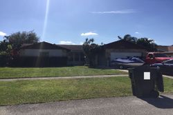 Pre-foreclosure in  SANDHURST CIR S Lake Worth, FL 33463