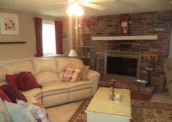 Pre-foreclosure in  PICKETT LN Cicero, NY 13039