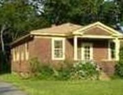 Pre-foreclosure Listing in GREELEY AVE SAYVILLE, NY 11782