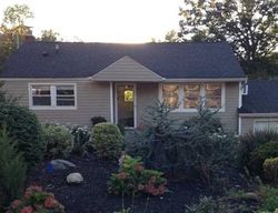Pre-foreclosure Listing in GROVE RD KINGS PARK, NY 11754