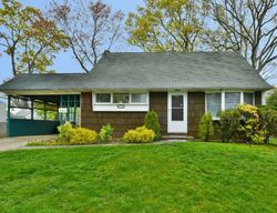 Pre-foreclosure in  JERUSALEM AVE Hempstead, NY 11550