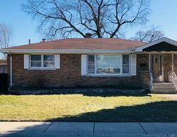 Pre-foreclosure in  E 162ND PL South Holland, IL 60473
