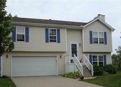 Pre-foreclosure Listing in CLEARWATER AVE BLOOMINGTON, IL 61704