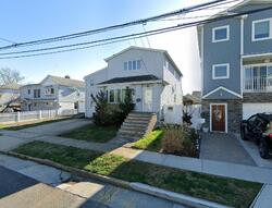 Pre-foreclosure in  KENT RD Island Park, NY 11558