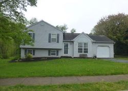 Pre-foreclosure in  CROSSING WAY Manchester, PA 17345