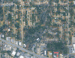 Pre-foreclosure in  CROSS CREEK CIR Tallahassee, FL 32301